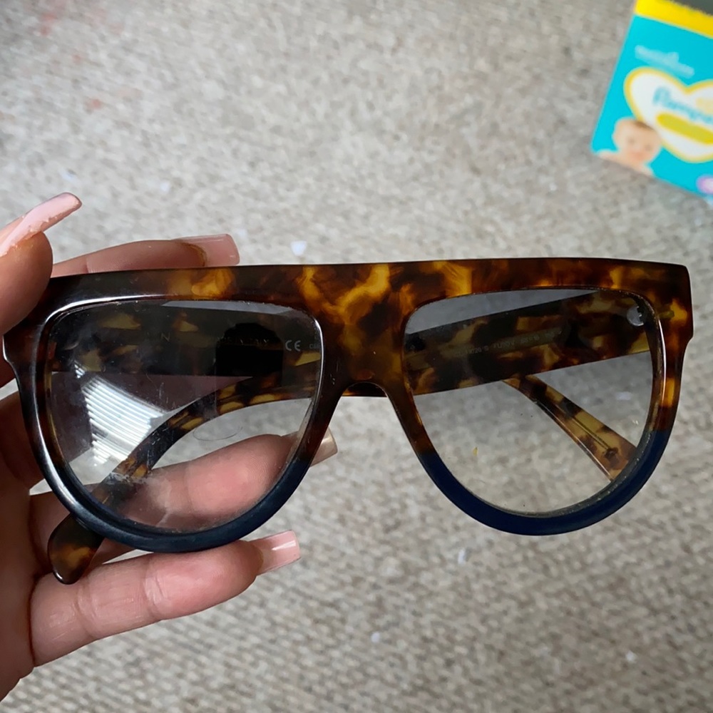 Subglasses